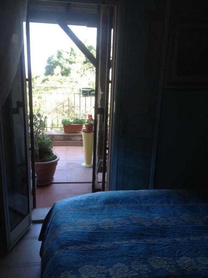 Carly & Dane Vacation House Таормина Экстерьер фото